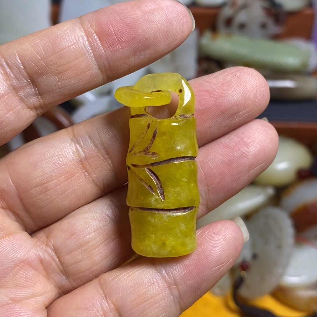 颈饰未镶嵌和田玉（糖玉）