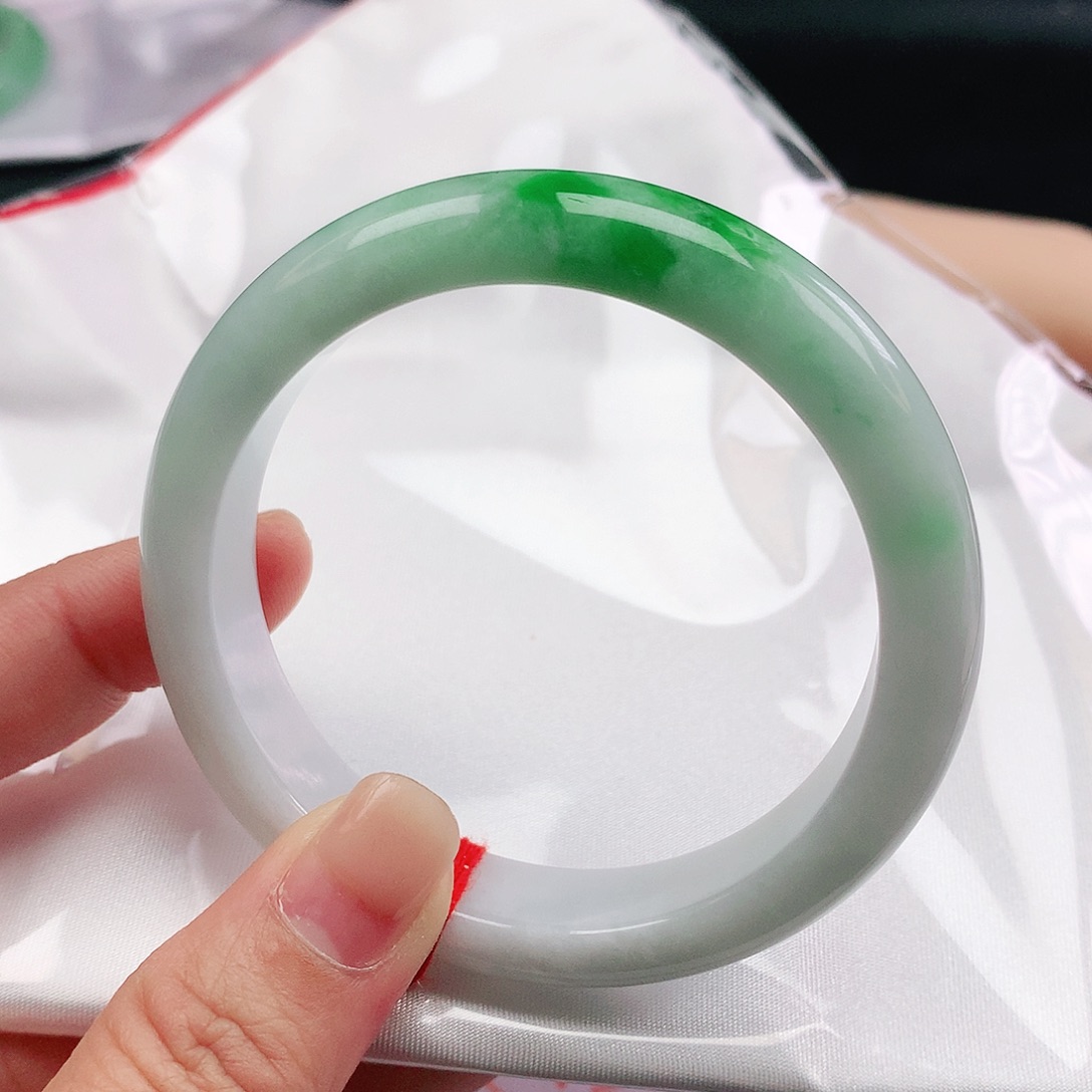 翡翠手镯未镶嵌57圈2501