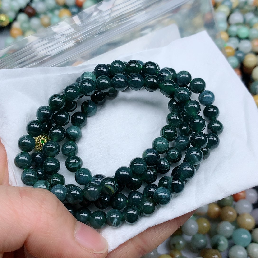 翡翠颈饰未镶嵌翡翠