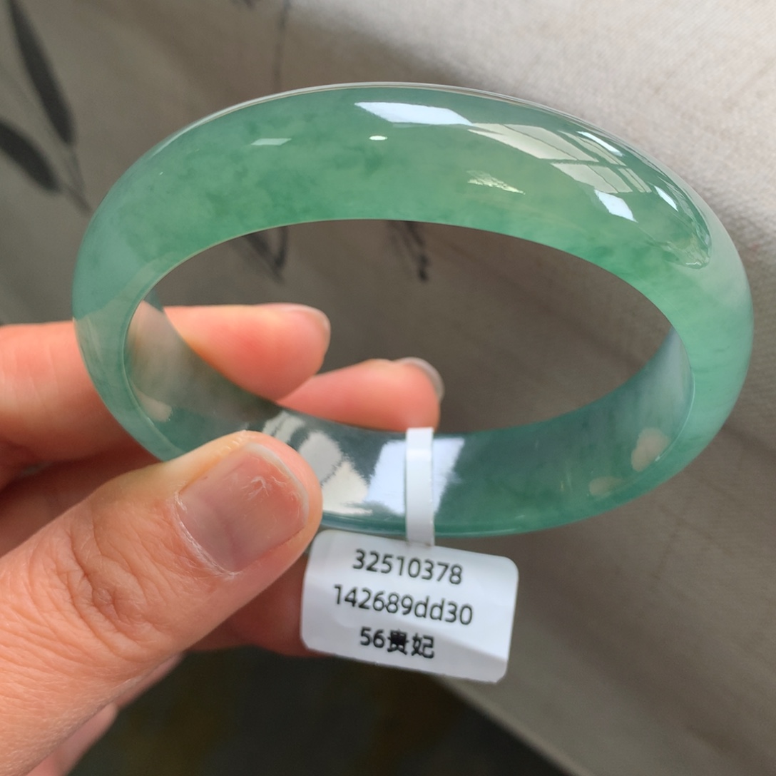 翡翠未镶嵌手镯冰湖水绿起光无纹裂【强推】