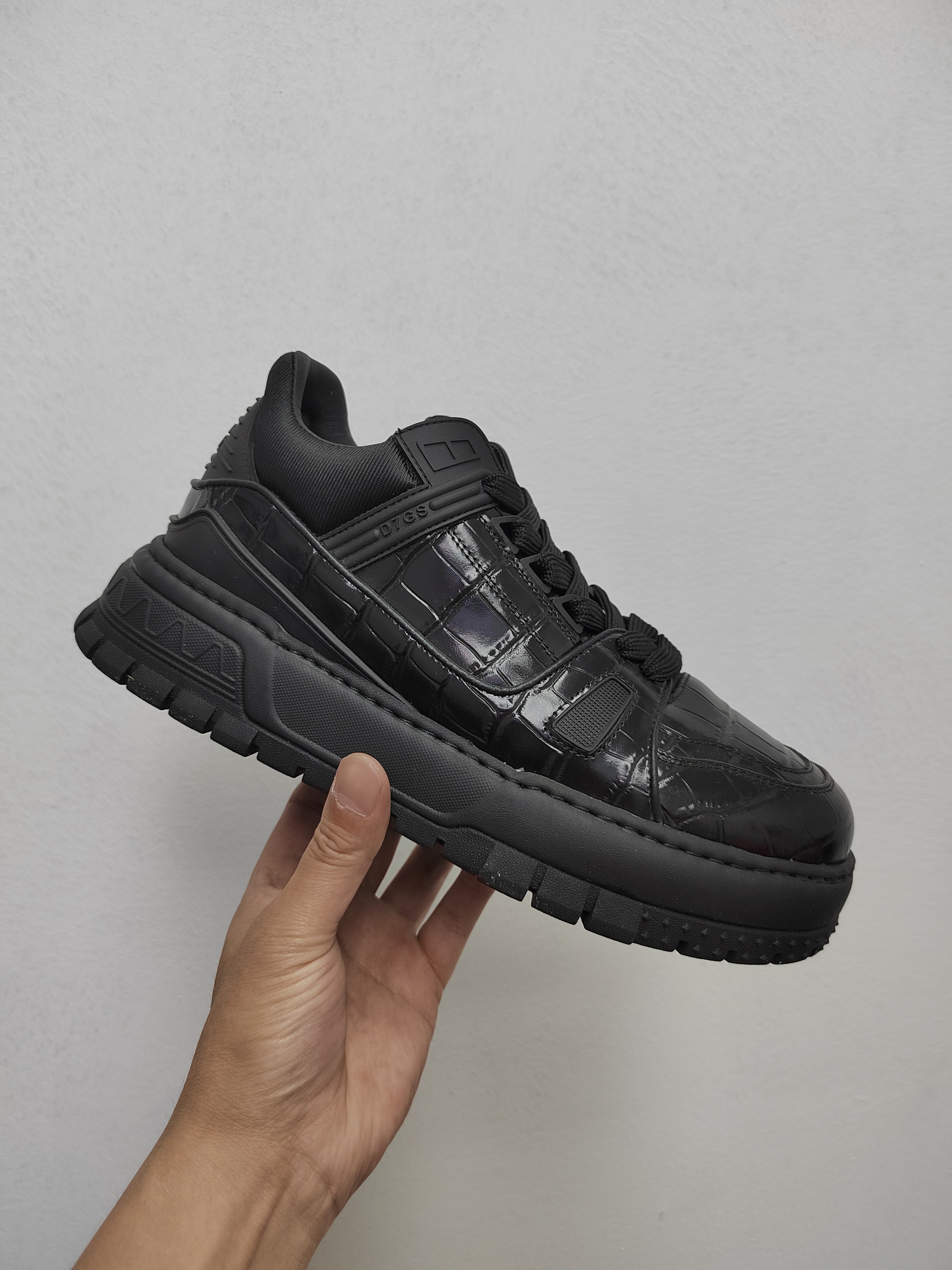 8057（微瑕  介意勿拍）男士休闲时尚百搭舒适潮流潮鞋