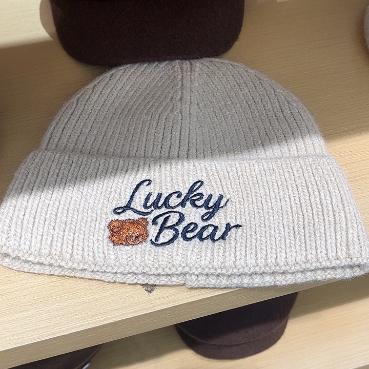 布艺铁合金小熊毛线帽