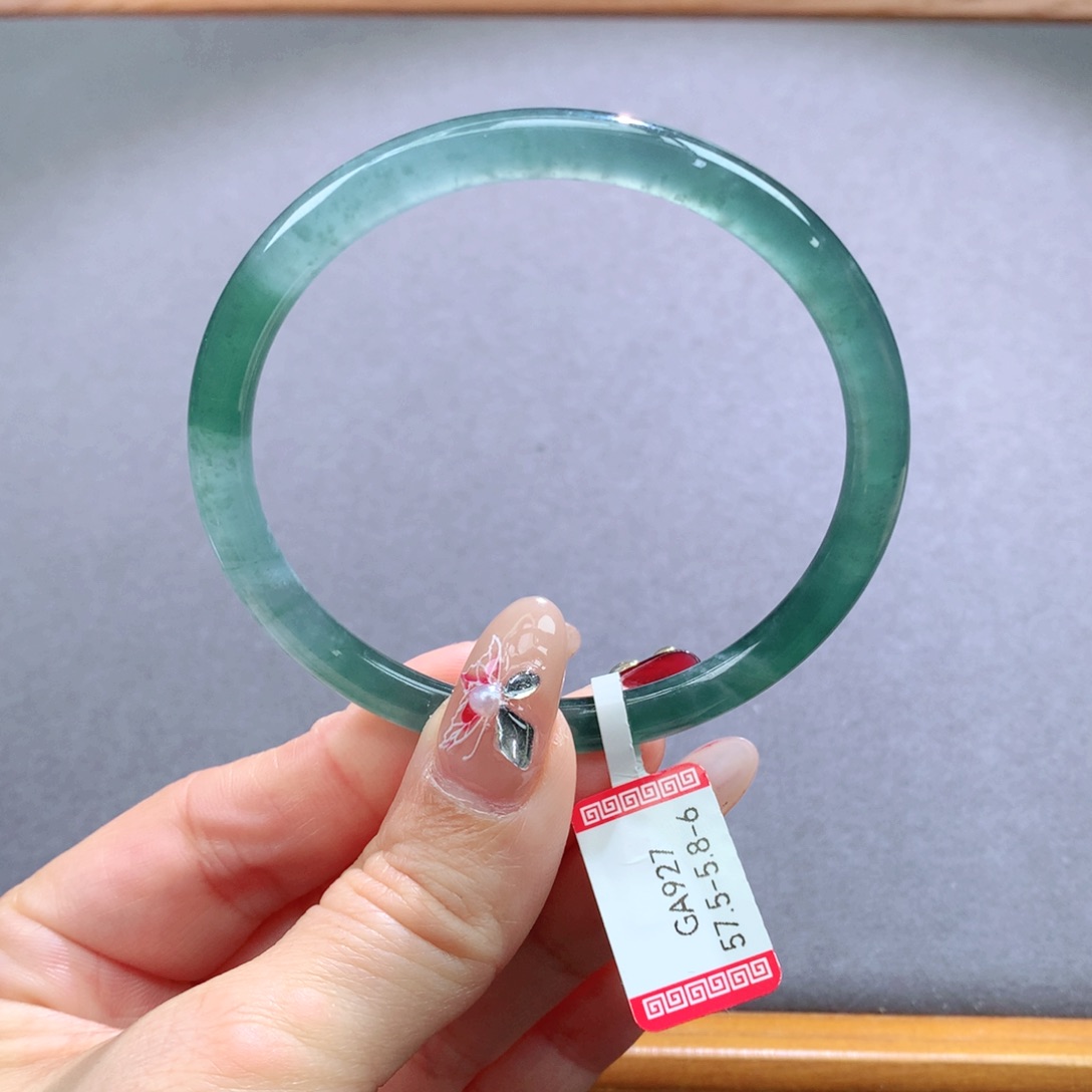 翡翠手镯未镶嵌天然翡翠手镯