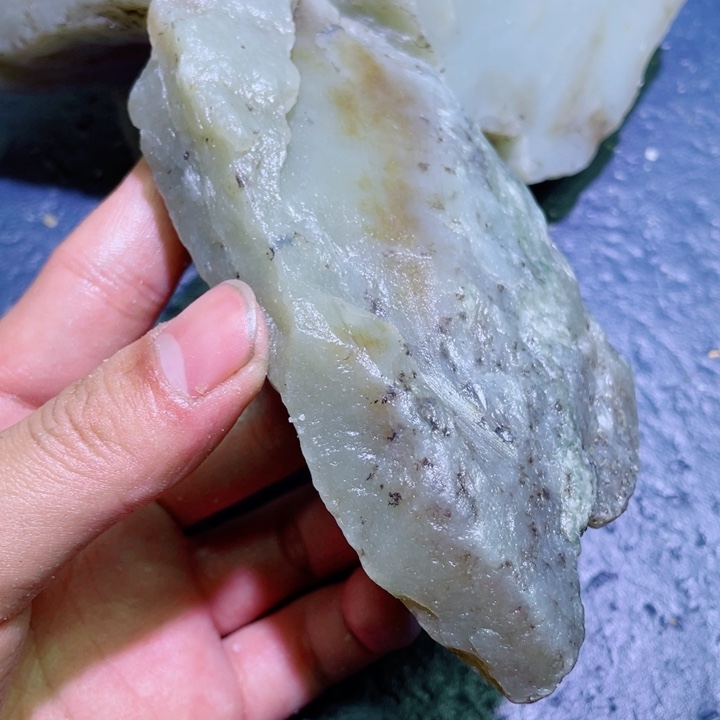 和田玉未镶嵌珠宝半成品