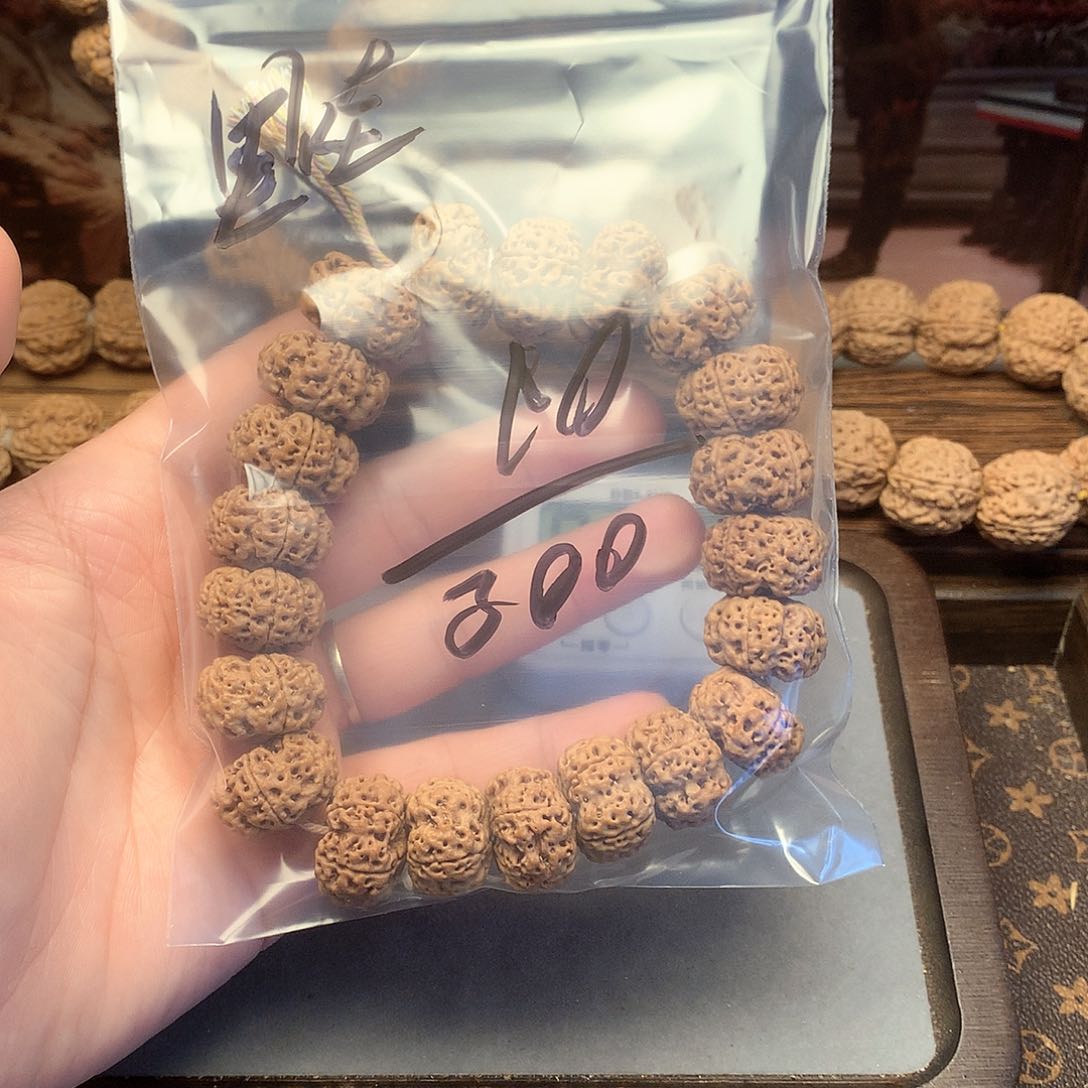 金刚菩提吊坠里*10。             