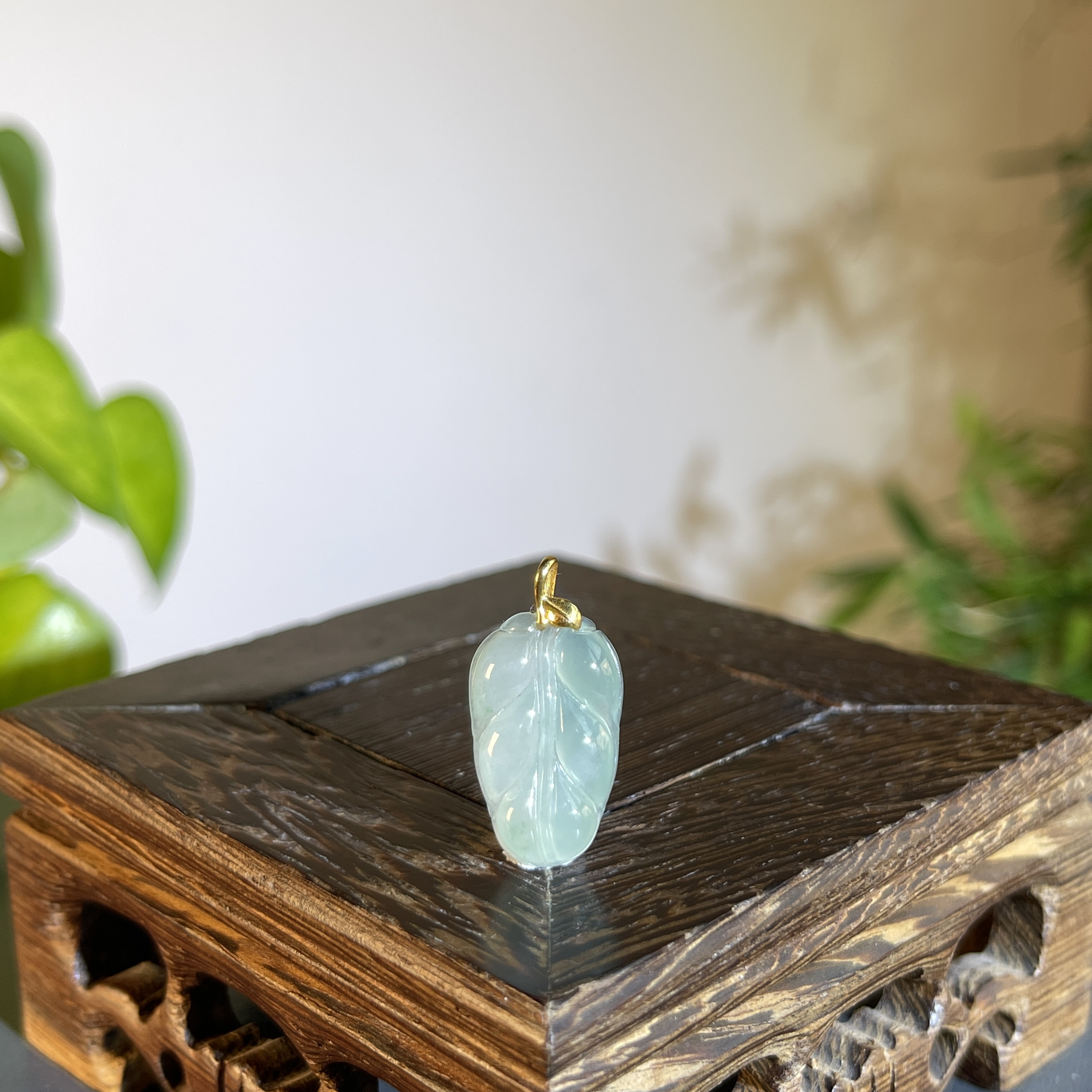 JTB16-06 天然缅甸A货翡翠 18K扣金枝玉叶