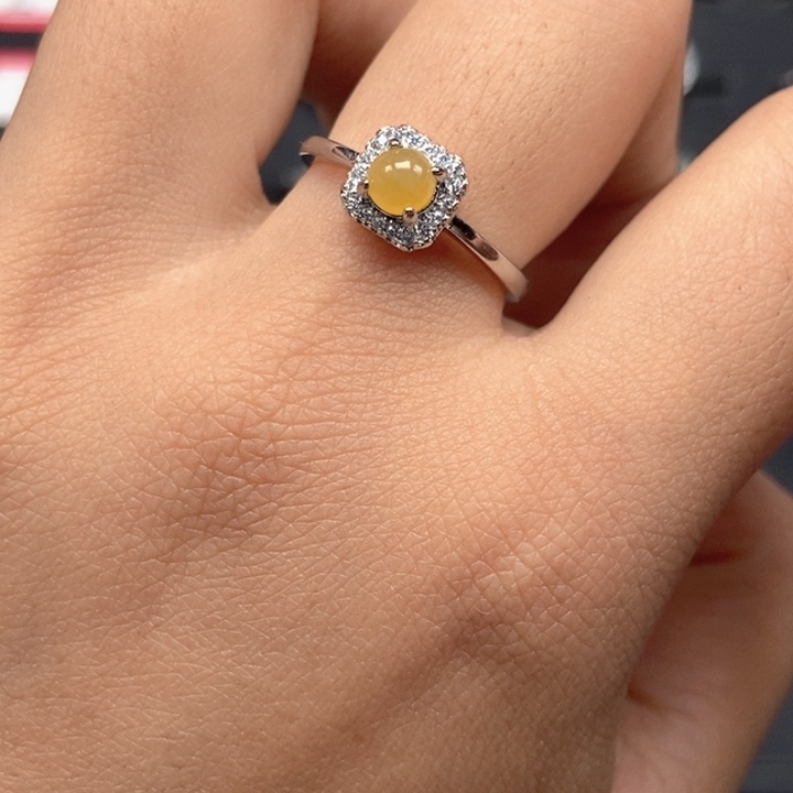 翡翠未镶嵌戒指戒指