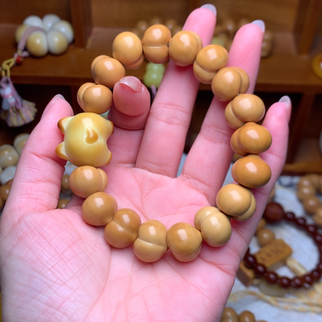 猴头核桃吊坠14屁桃手持柯基高定