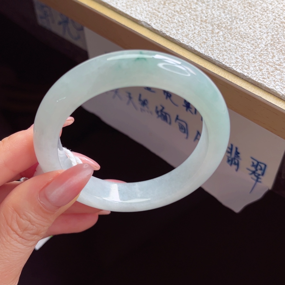 翡翠未镶嵌手镯手镯