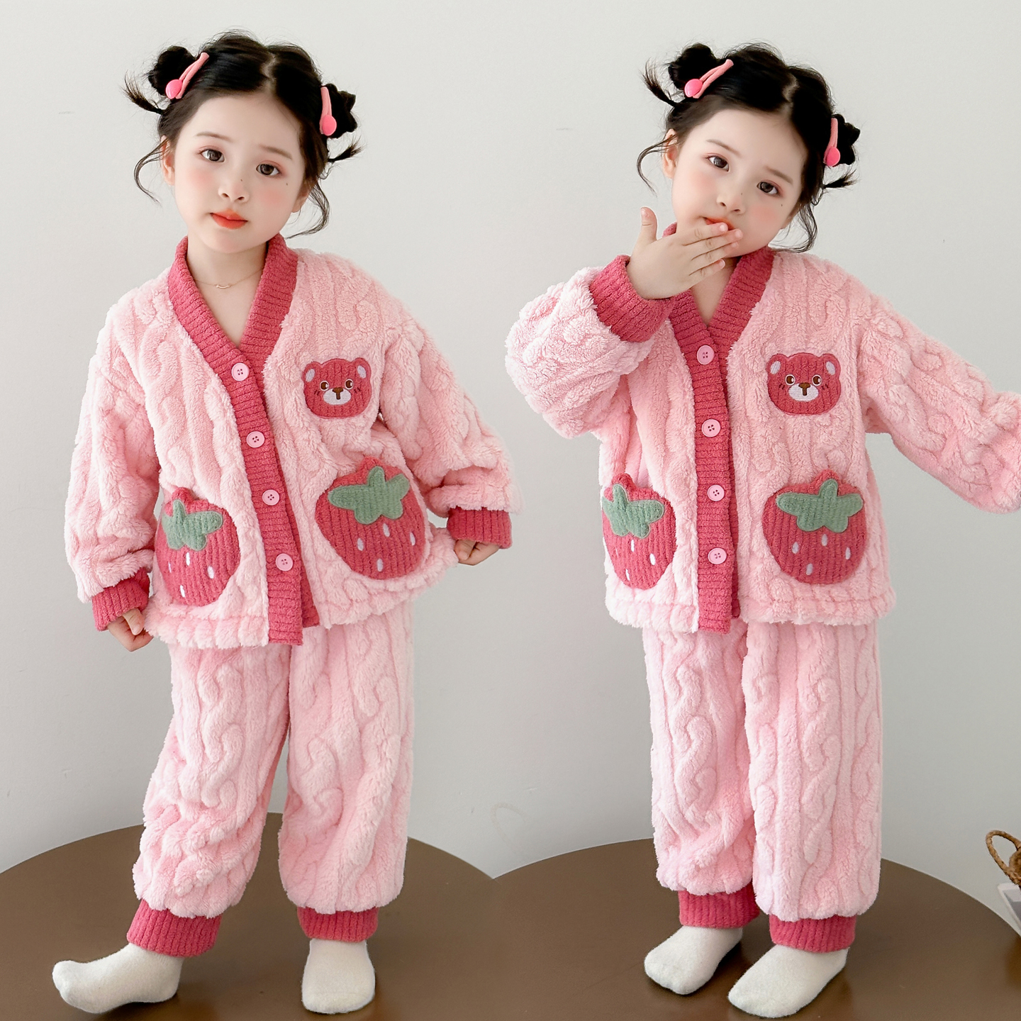 女童草莓熊睡衣套装秋冬季2025新款儿童加绒冬装女宝宝保暖家居服