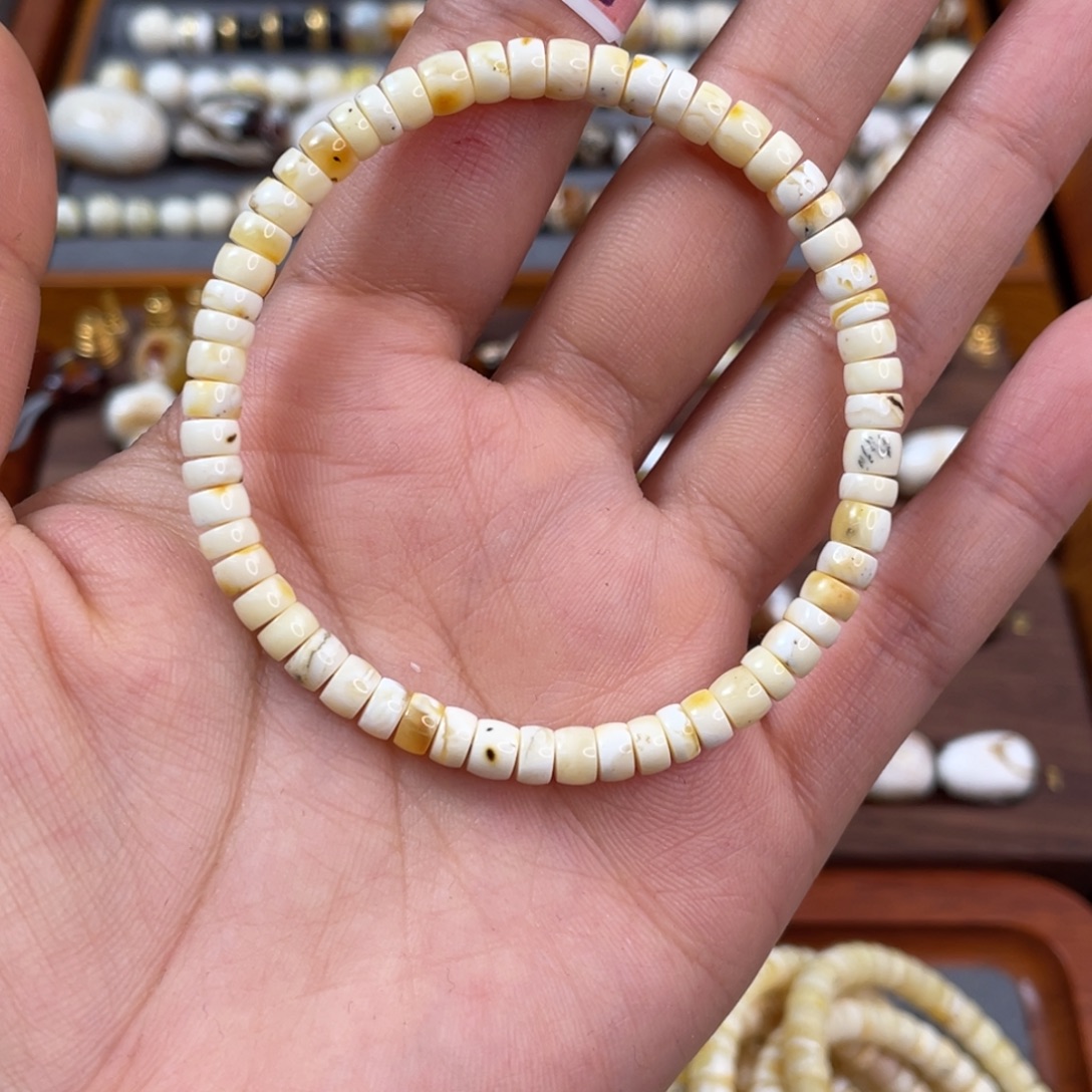 琥珀未镶嵌珠宝奇石琥珀蜜蜡微瑕5mm