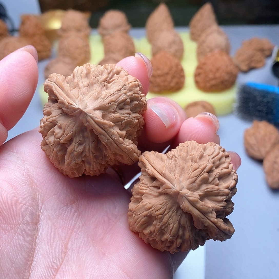 吊坠文玩核桃三角白