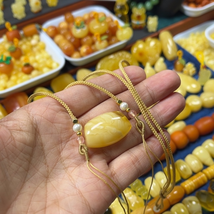 琥珀未镶嵌裸石瑕疵特价处理漏