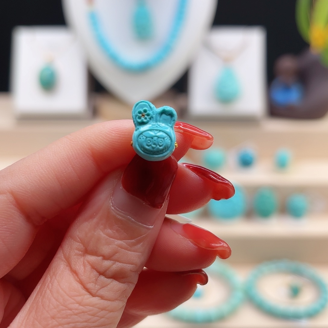 绿松石配饰未镶嵌