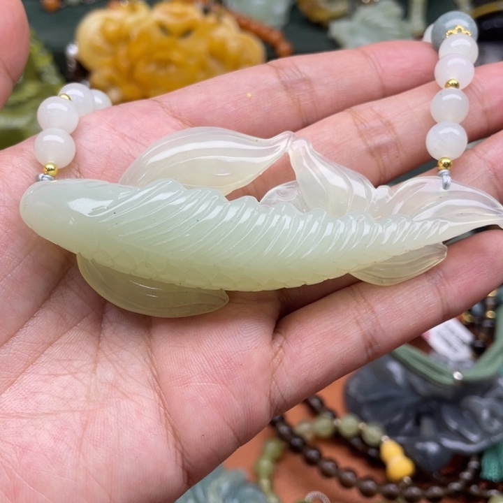 蛇纹石玉吊坠合金