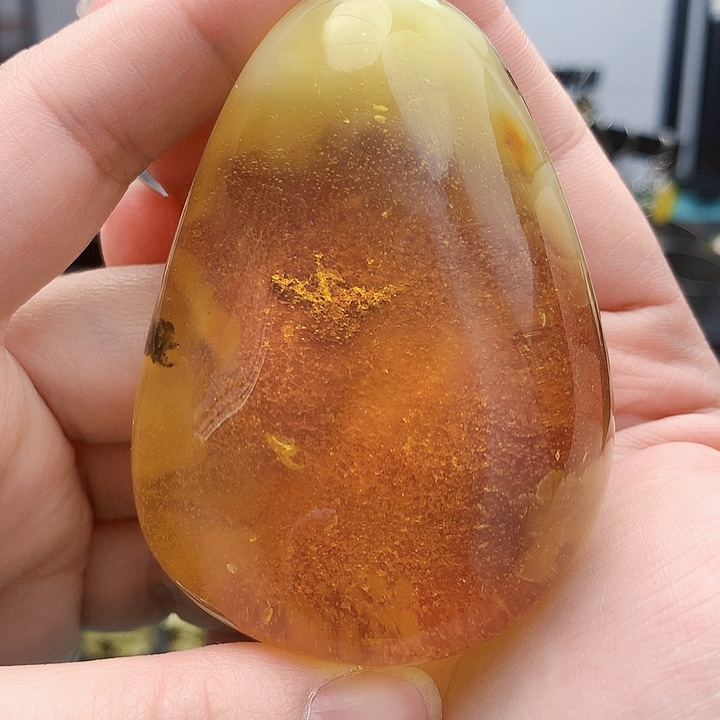琥珀裸石未镶嵌坠