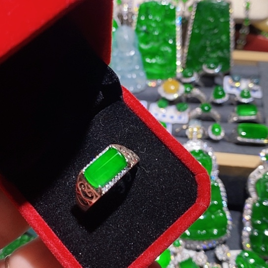 翡翠未镶嵌戒指戒指4