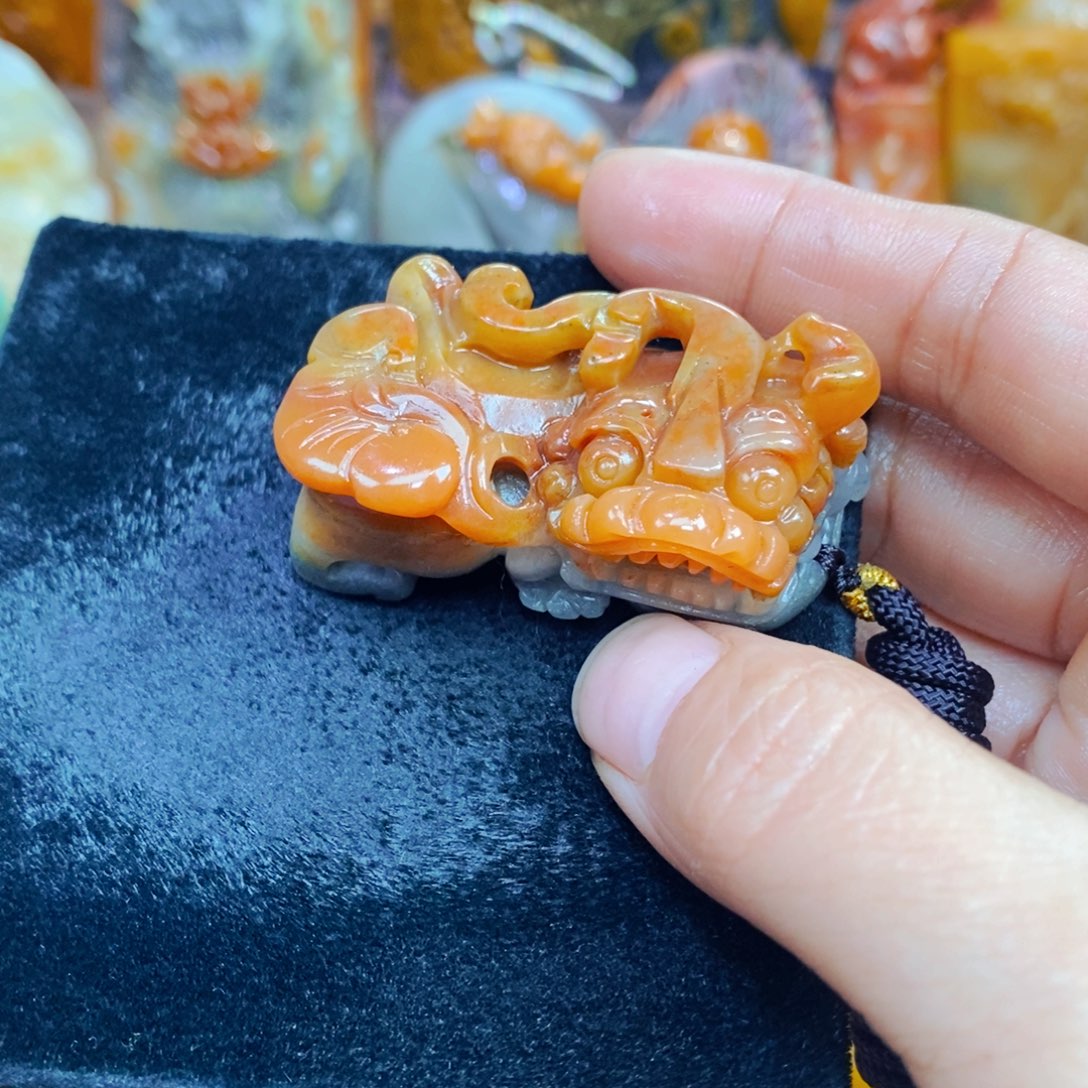 未镶嵌石英质玉（黄龙玉）吊坠(不含链)