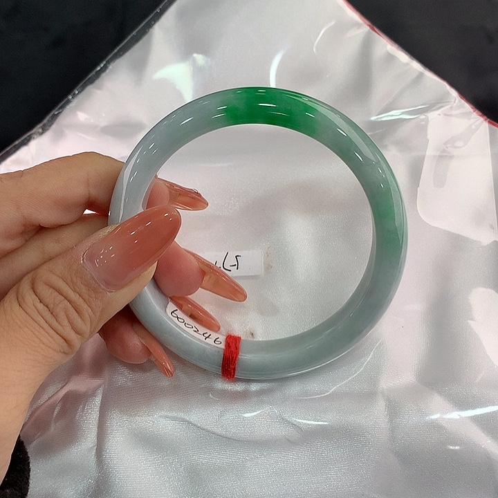 翡翠手镯未镶嵌正57.6