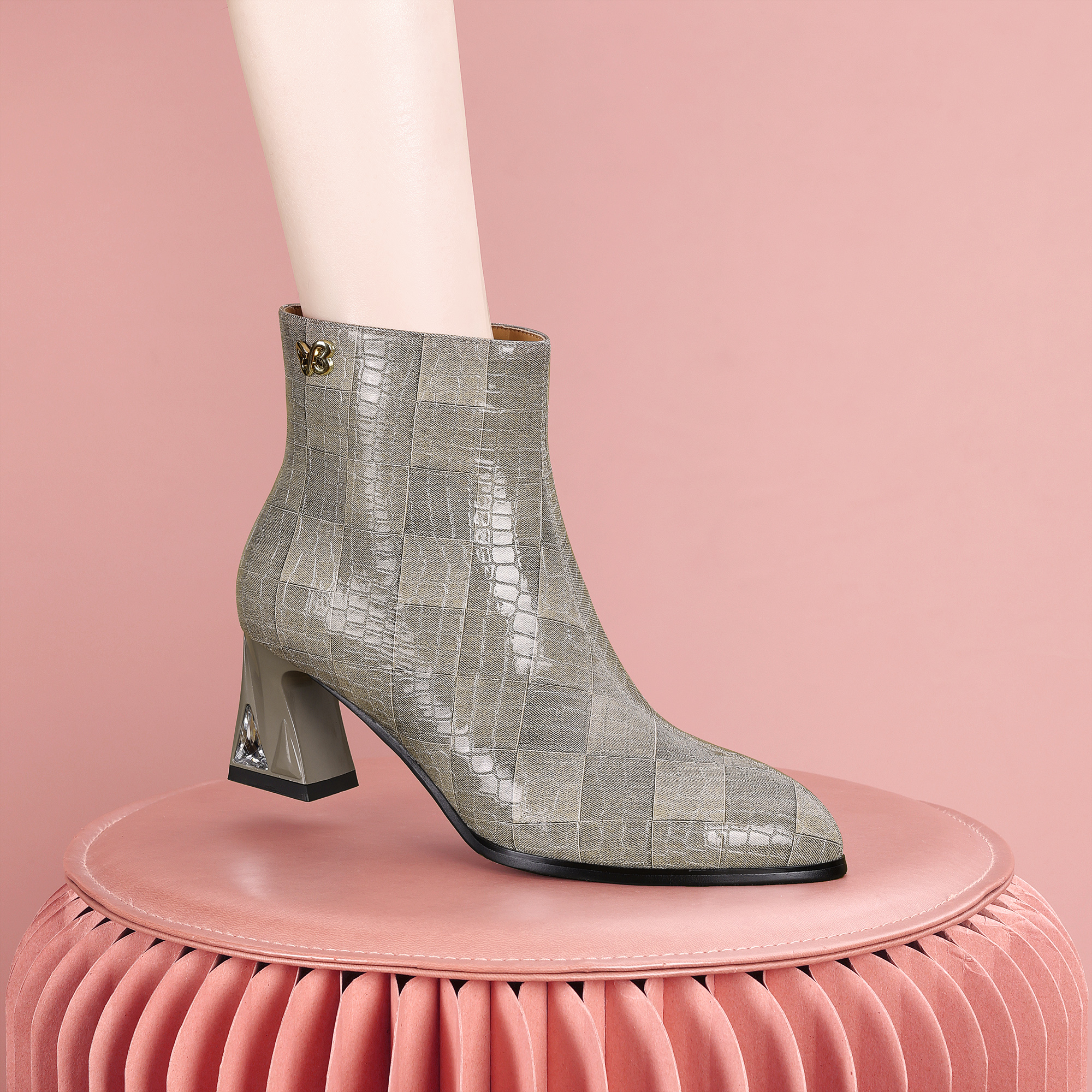 梵芮诗2025冬季格子灰新款手工潮流气质女靴-J2273