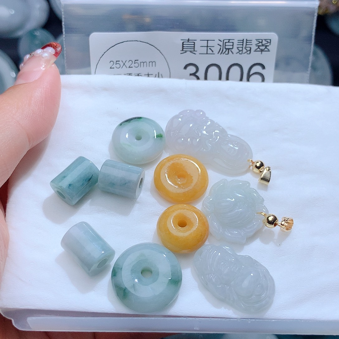 翡翠颈饰未镶嵌3006。