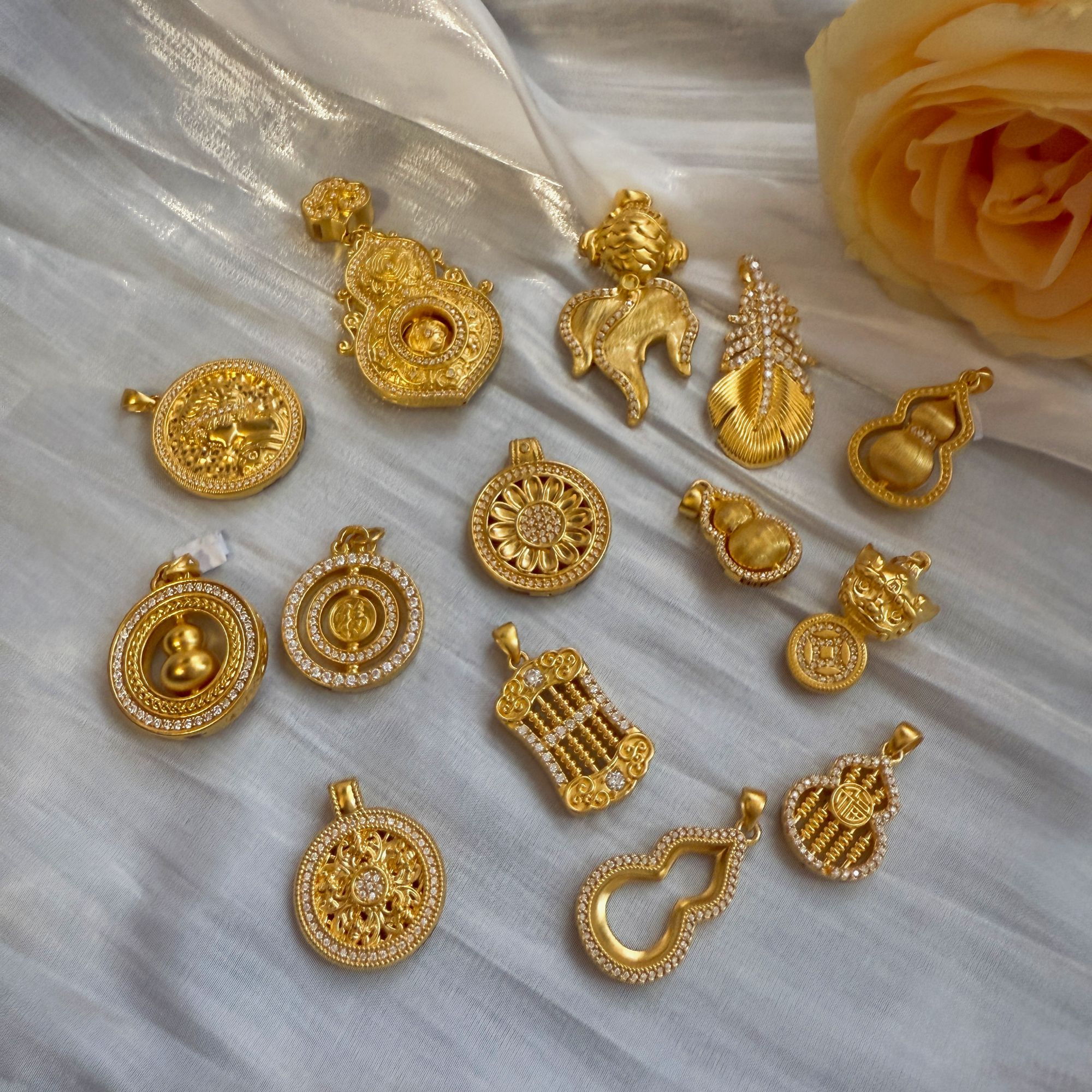 【特惠商品不退换】5D钻镶精品黄金吊坠 净金重 足金999多样性发一