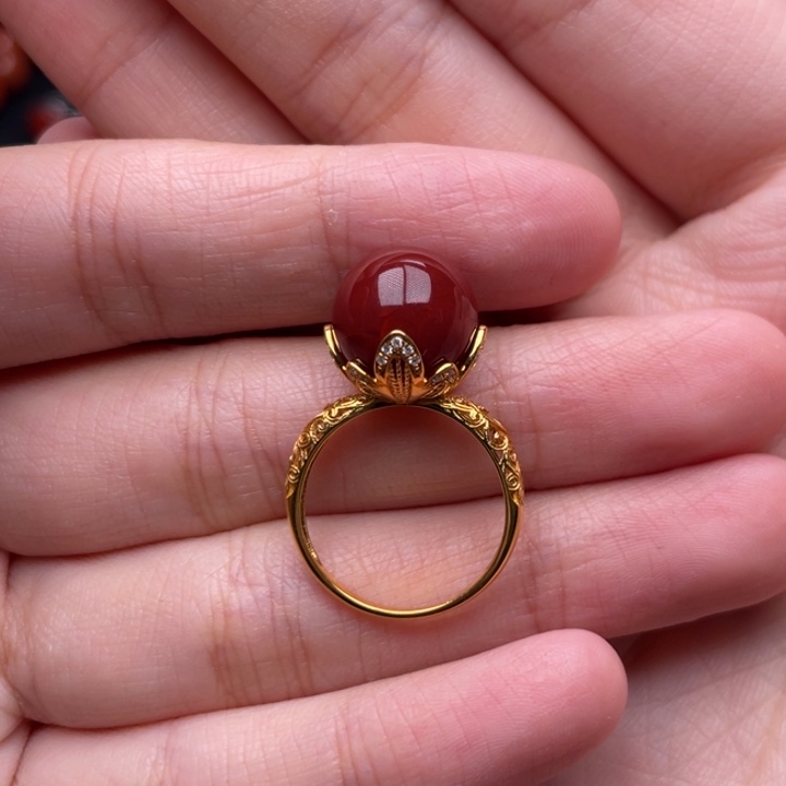 南红玛瑙18K金镶嵌珠宝奇石女戒