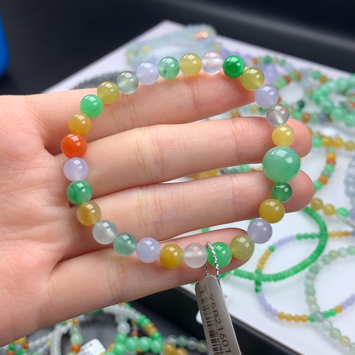 翡翠手镯未镶嵌卡