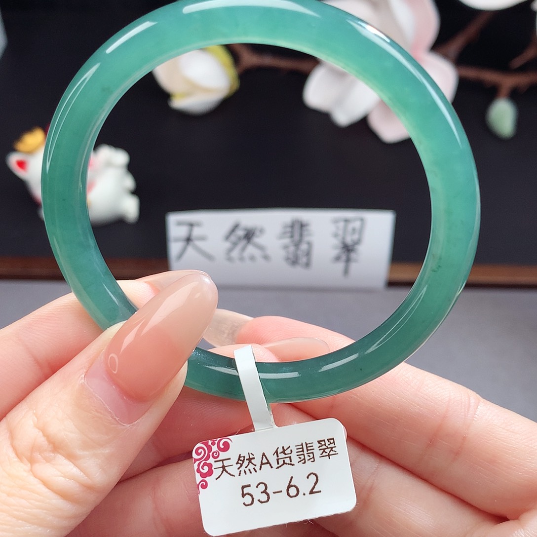 翡翠手镯（圆镯）未镶嵌