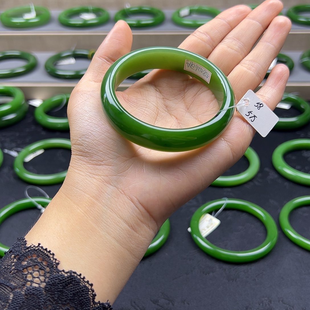 未镶嵌手镯和田玉（碧玉）