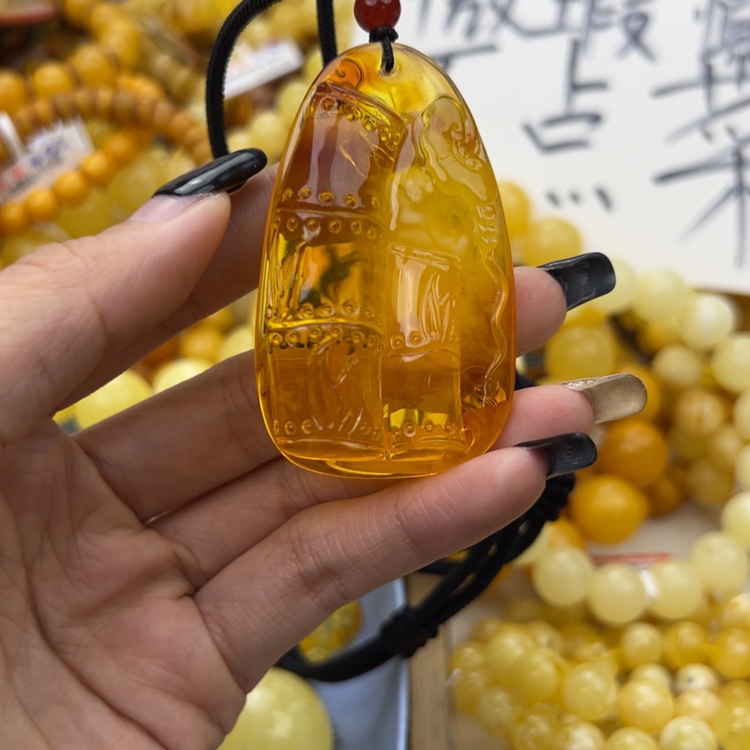琥珀珠宝奇石未镶嵌