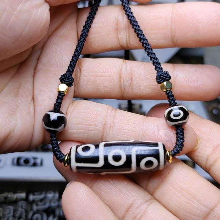 玛瑙/玉髓颈饰未镶嵌?**谓