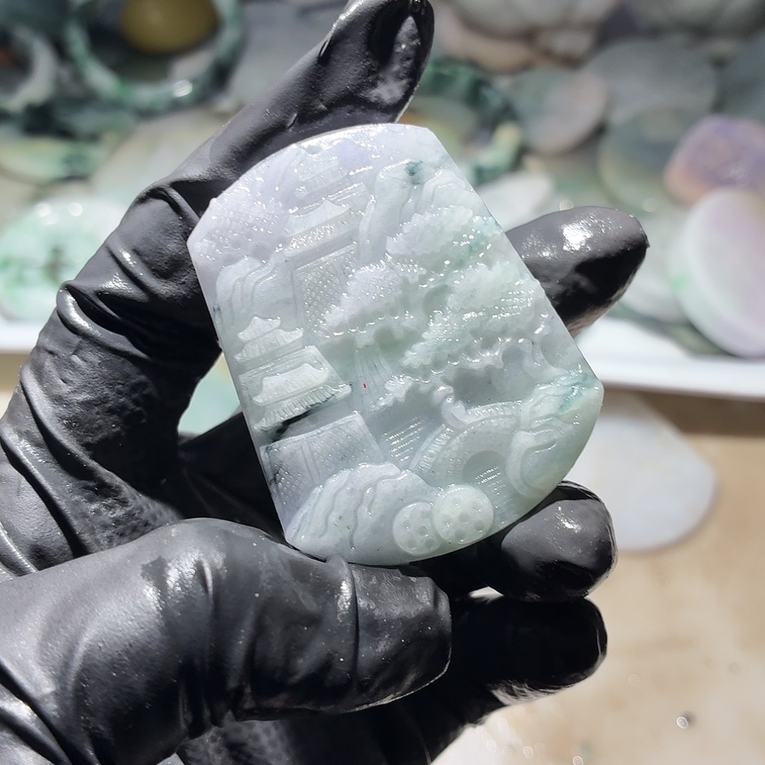 翡翠未镶嵌颈饰边角料