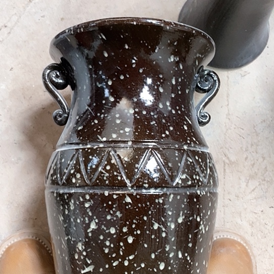 紫砂花盆口22高度37黑双耳