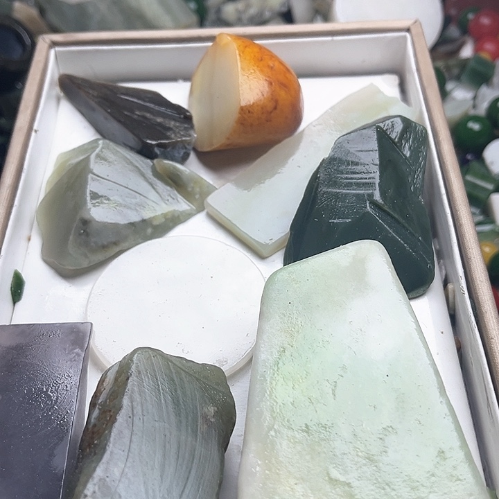 和田玉（糖玉）和田玉边角料9K金镶嵌淳*志