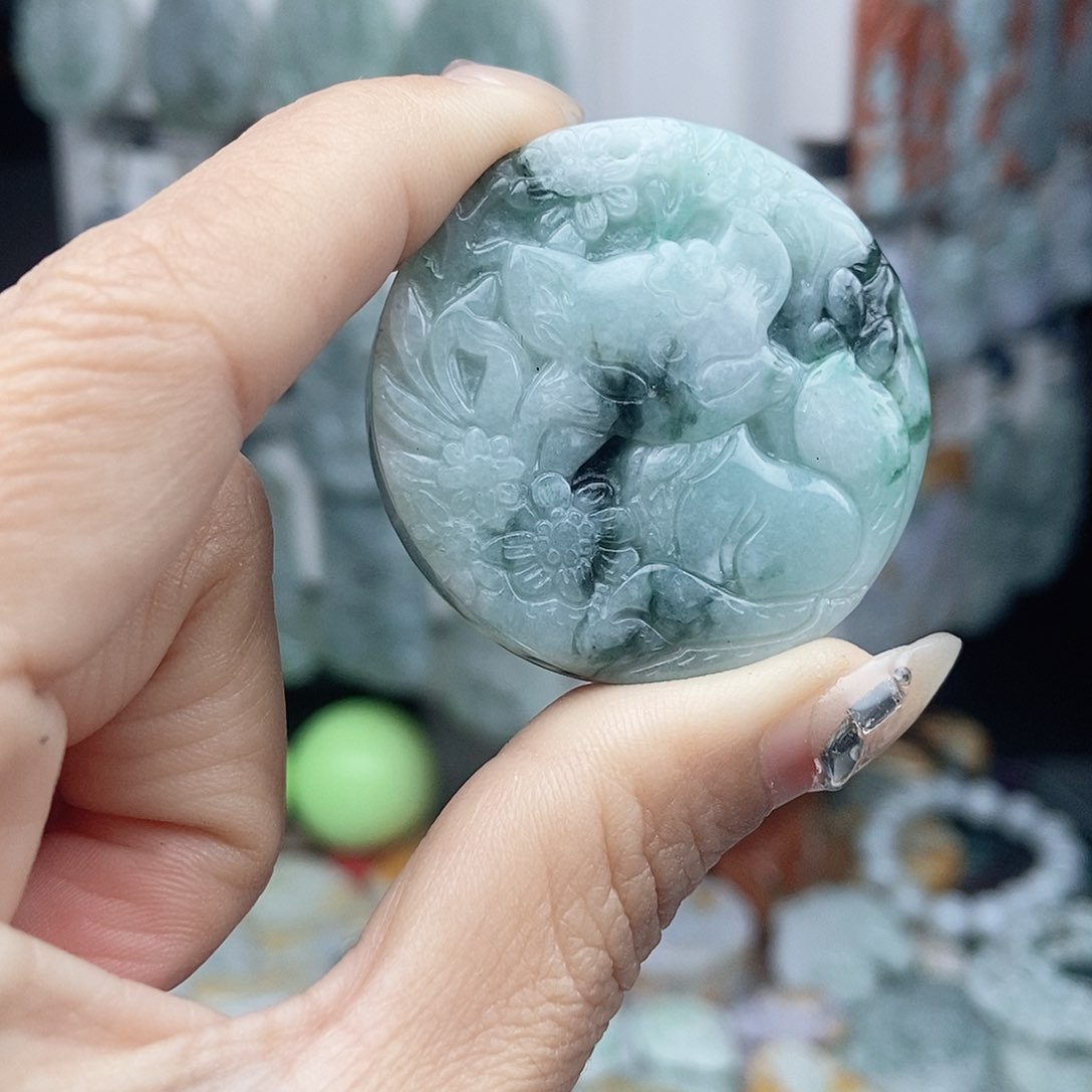 翡翠颈饰未镶嵌翡翠