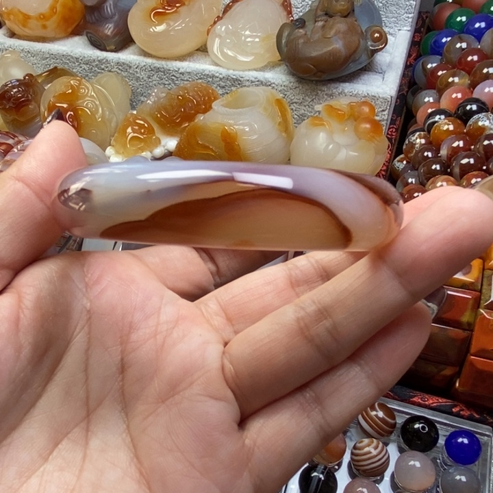 玛瑙/玉髓未镶嵌珠宝半成品手镯