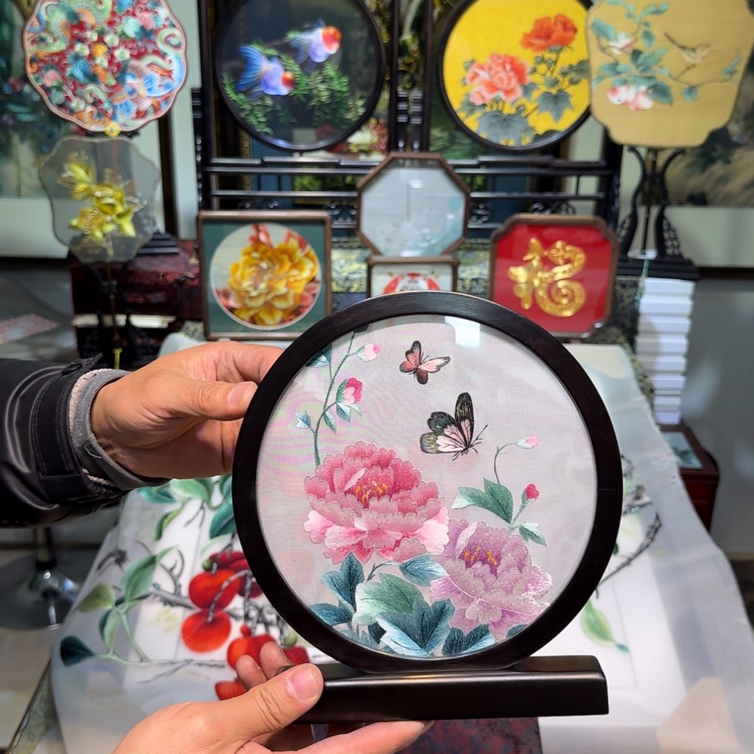 刺绣刺绣工艺精湛