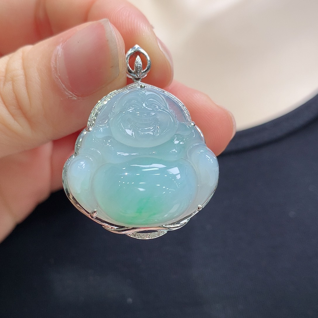 翡翠18K金镶嵌颈饰佛公