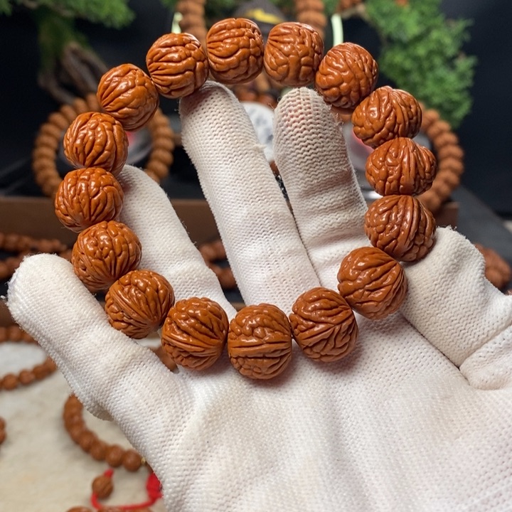 桃核吊坠武****迷秦岭龙纹