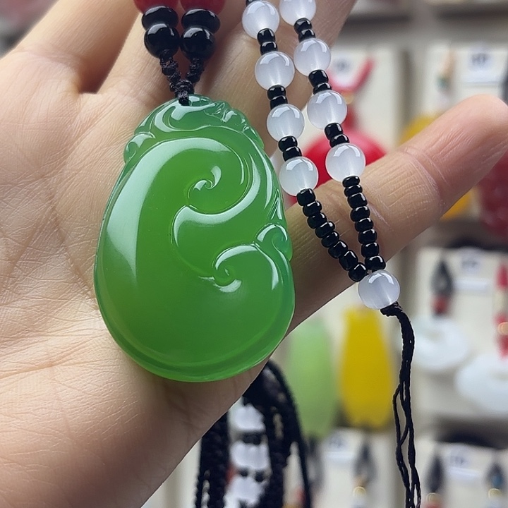 司***肤玛瑙/玉髓未镶嵌颈饰