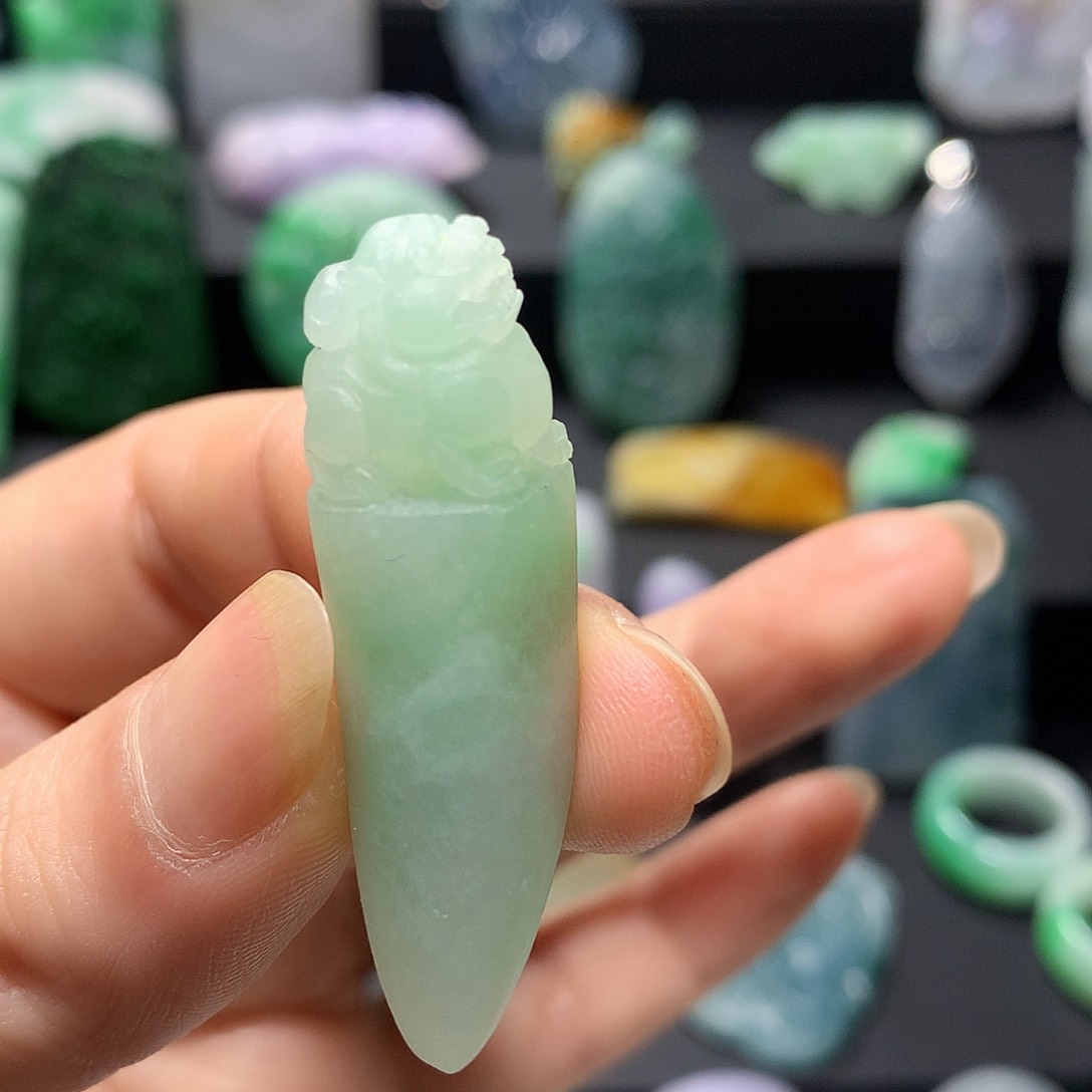 定制翡翠未镶嵌挂件