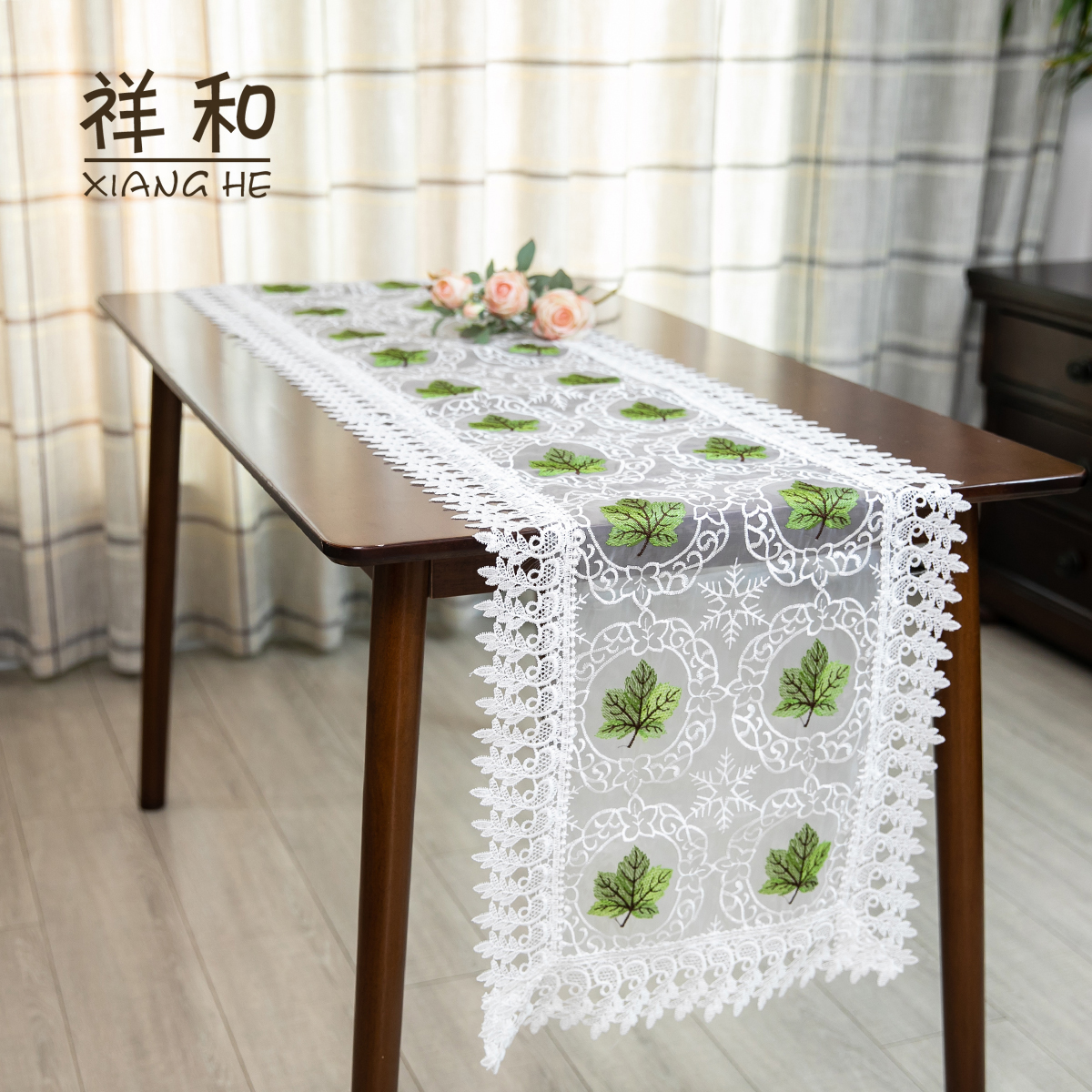 B008-12 丝光线（40*260cm）白色绿叶水溶花边盖巾