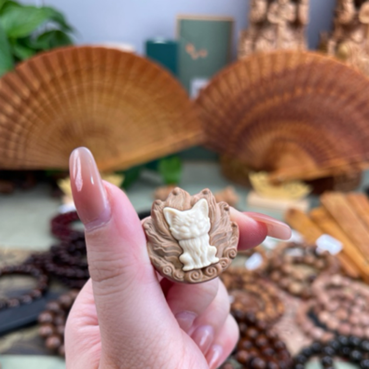 （猛犸小凤九）老山檀香镶嵌猛犸牙凤九吊坠规格2.8×1.2nn