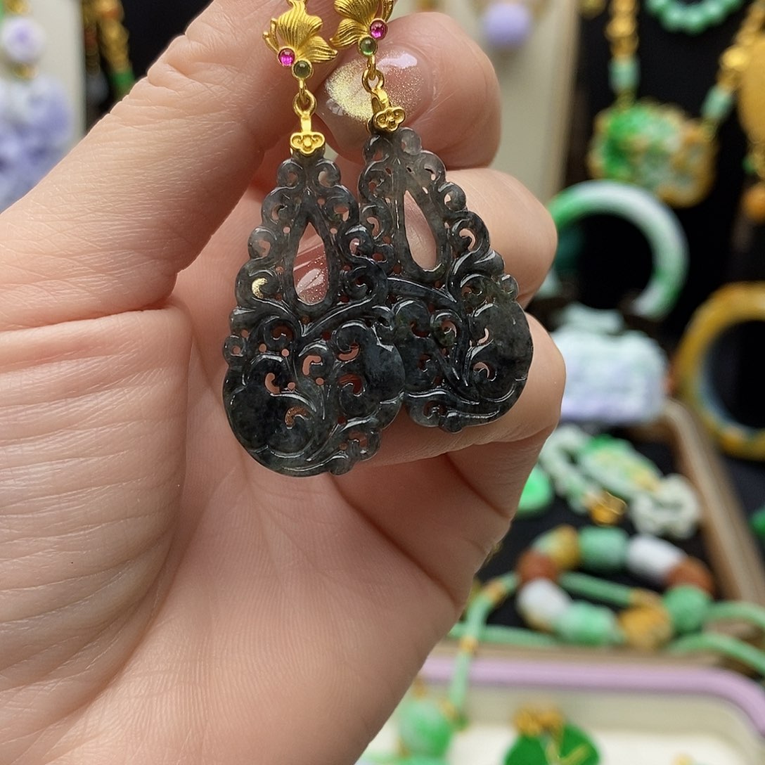 翡翠颈饰未镶嵌天然