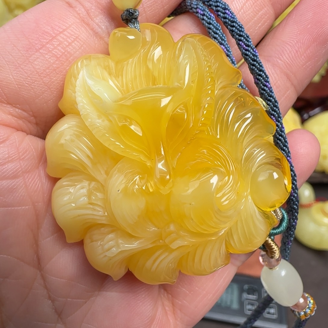 蜜蜡未镶嵌珠宝奇石