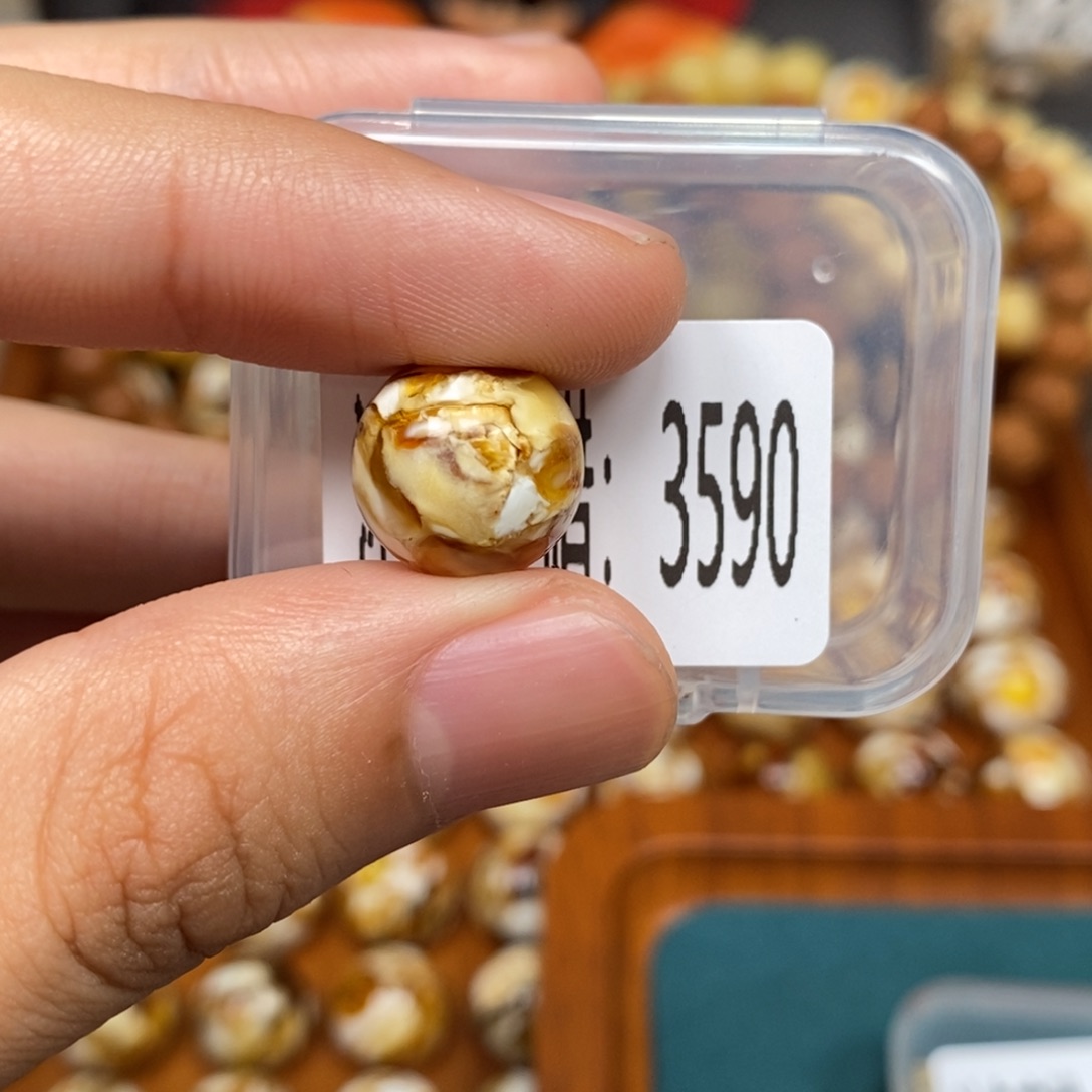 蜜蜡未镶嵌珠宝奇石3590