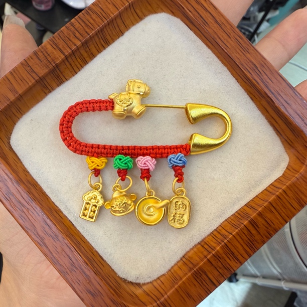 足金999可换生肖算盘红绳孕妇婴幼儿平安压惊胸针