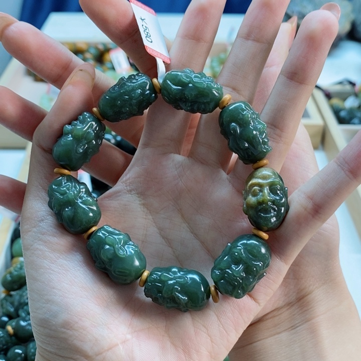 透闪石质玉手串未镶嵌
