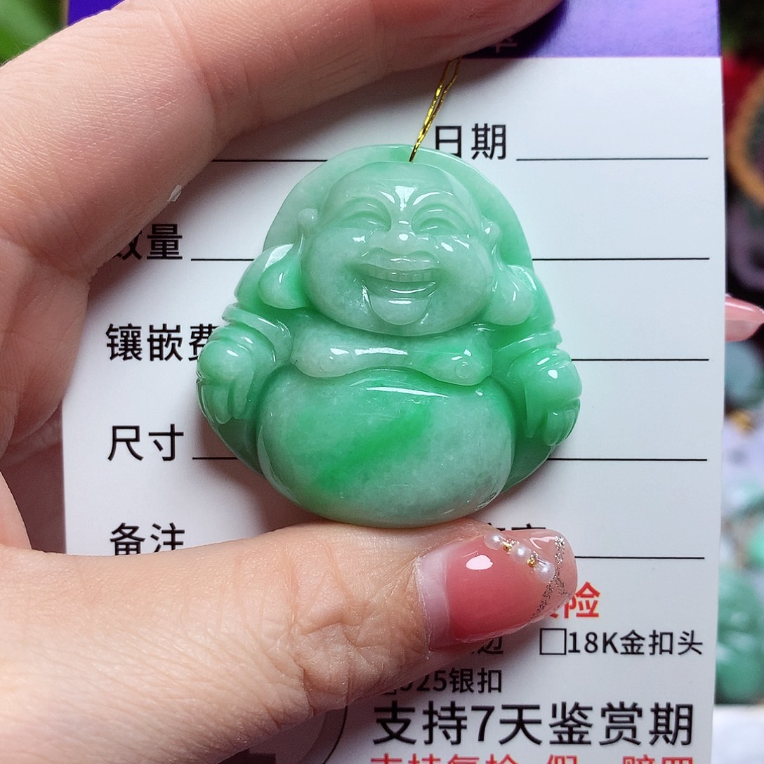 M***A翡翠未镶嵌颈饰佛公